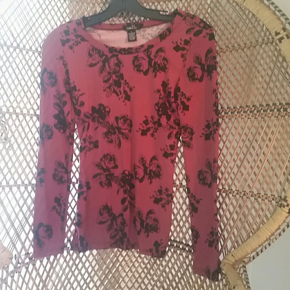 Rue 21 long sleeve rose t-shirt